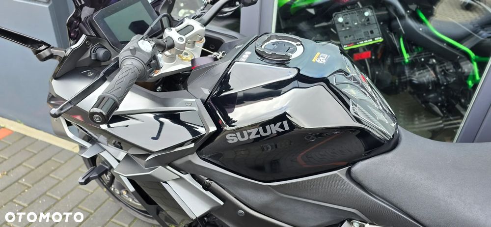 Suzuki GSX - 33