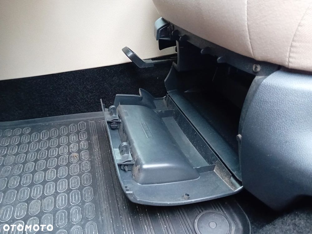 Skoda Fabia 1.2 TSI Active Plus - 17