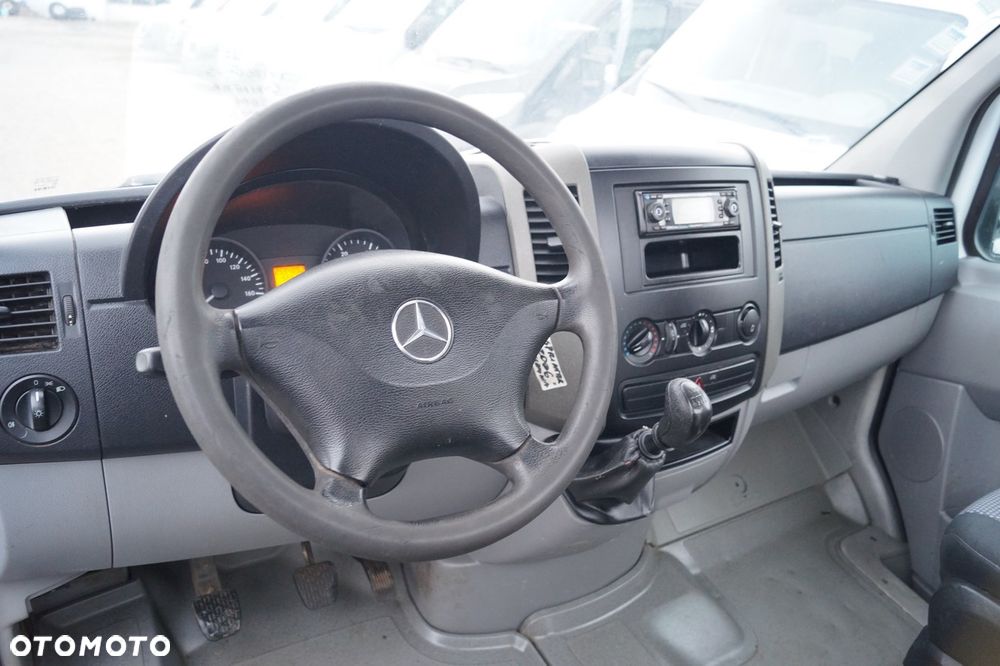 Mercedes-Benz Sprinter - 15