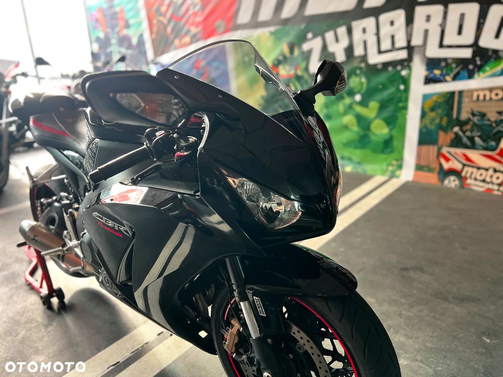 Honda CBR - 25