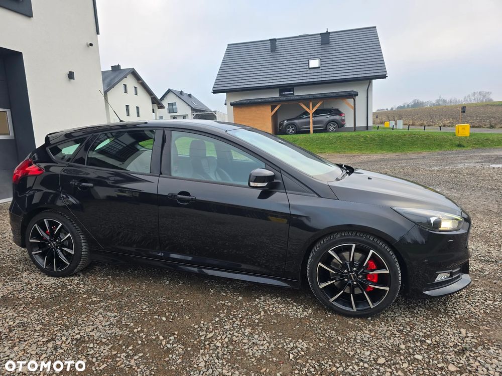 Ford Focus 2.0 EcoBoost ST mit Leder-Exclusiv-Paket - 4