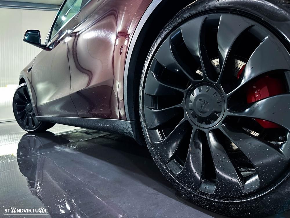 Tesla Model Y Performance Dual Motor AWD — fotografia 7