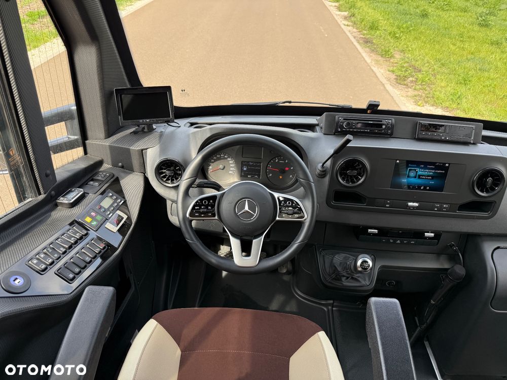 Mercedes-Benz Sprinter 519 - 23