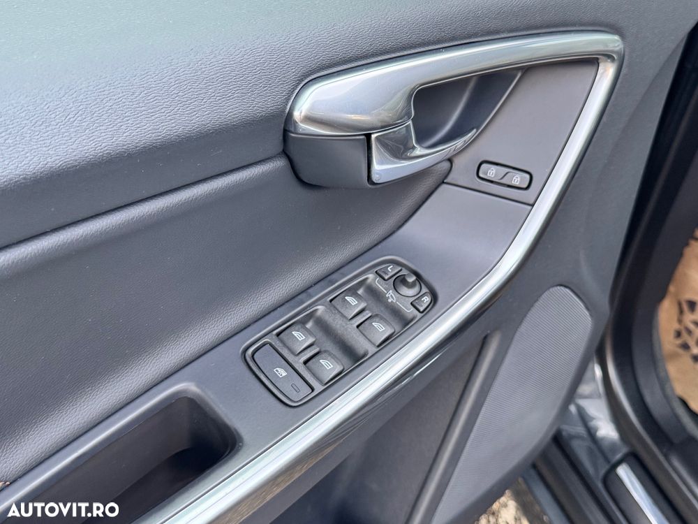 Volvo XC 60 D4 Geartronic Summum - 29