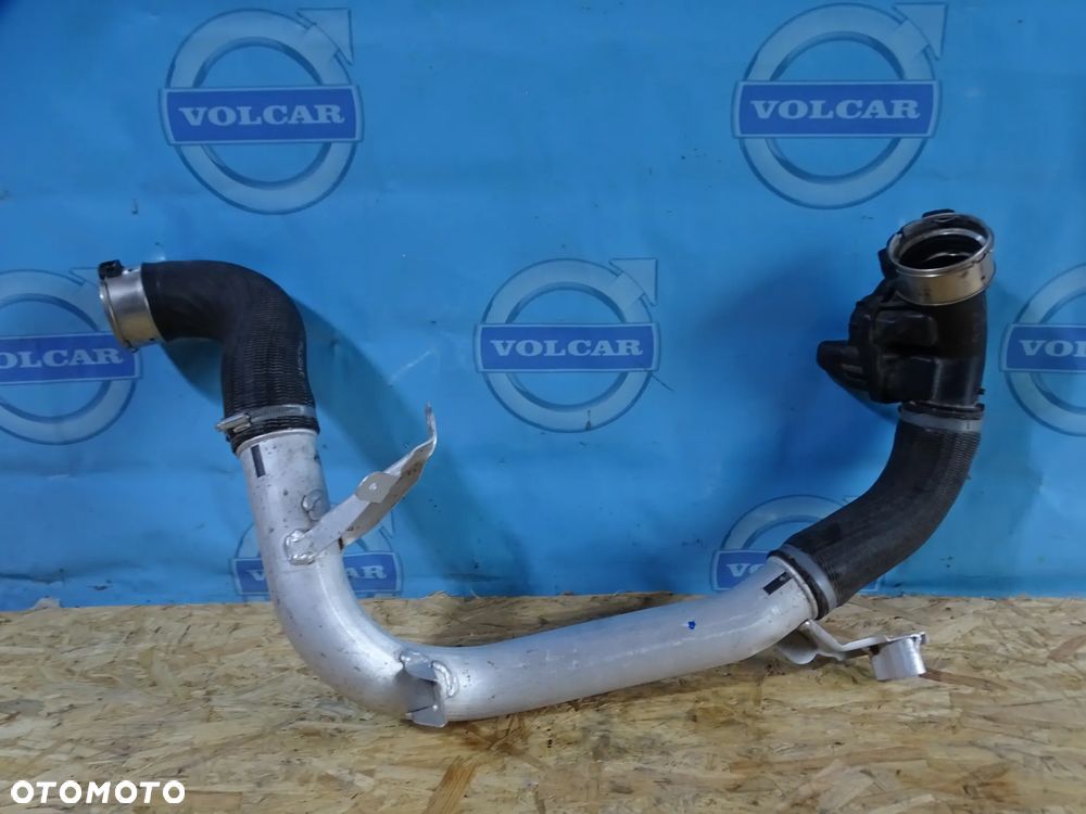 PRZEWÓD POWIETRZA VOLVO V60,XC60,XC90,V90 2.0 T6 PLUG - 1