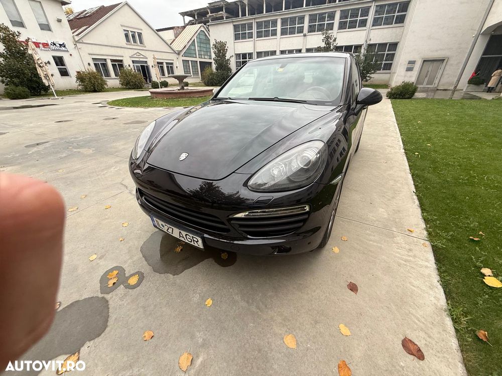 Porsche Cayenne 2013 photo 2
