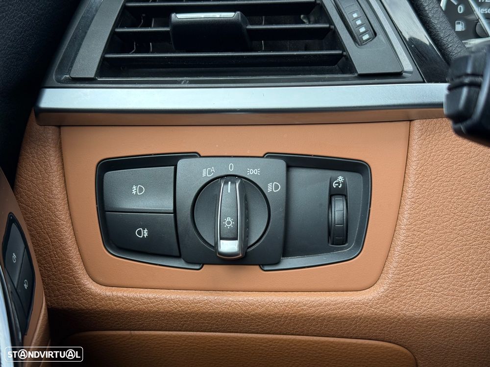 BMW 320 d Auto Pack M - 23