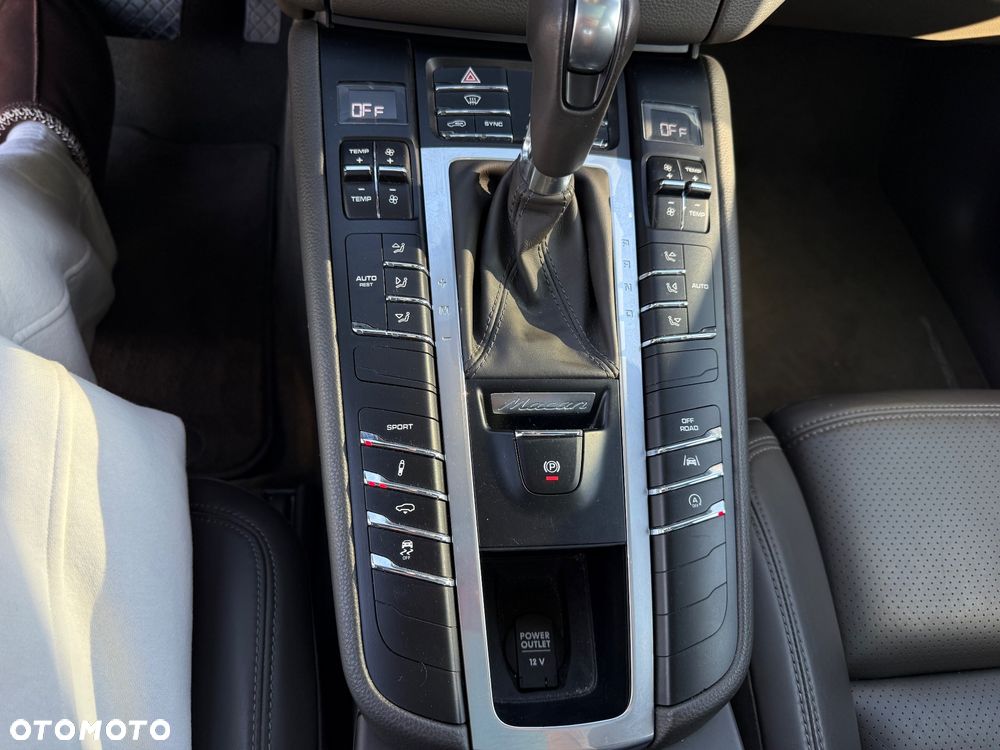 Porsche Macan S - 16
