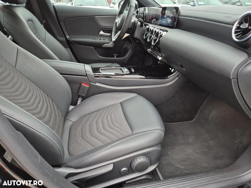 Mercedes-Benz CLA 180 7G-DCT - 22