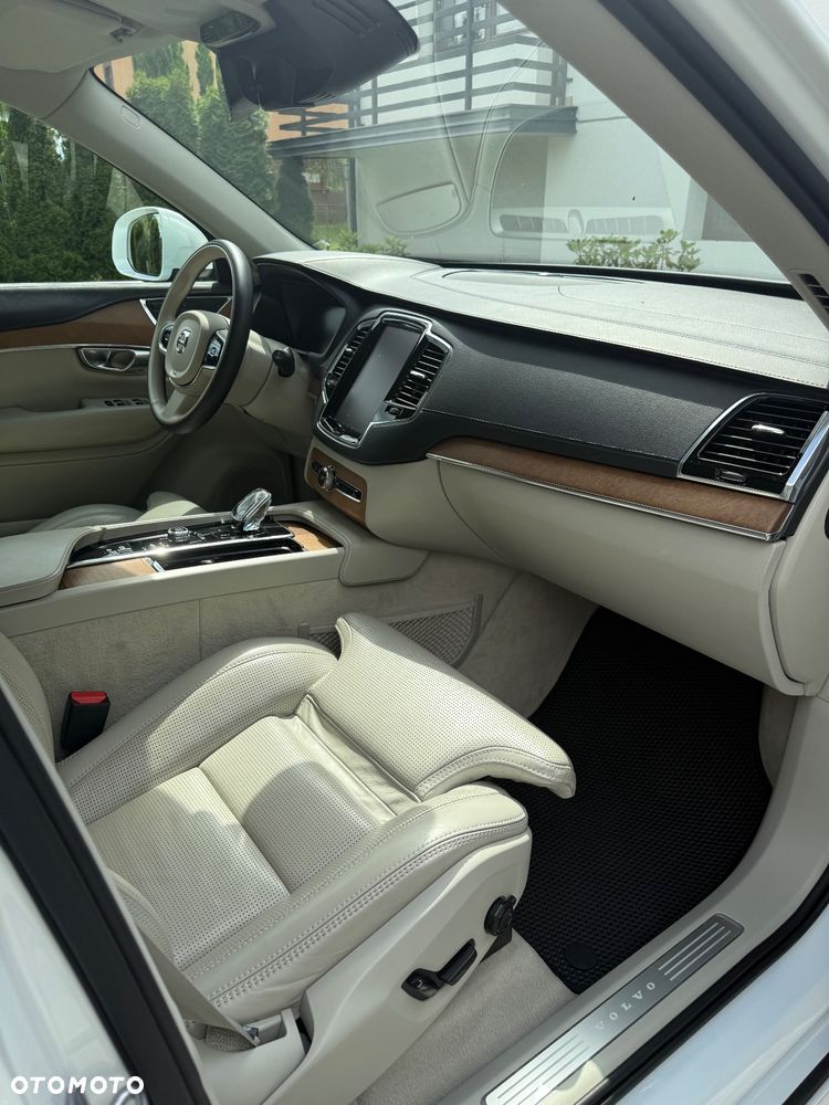 Volvo XC 90 - 8