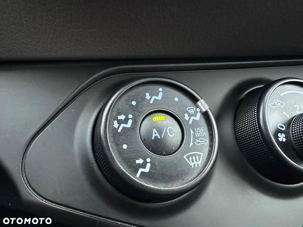 Toyota Yaris - 20