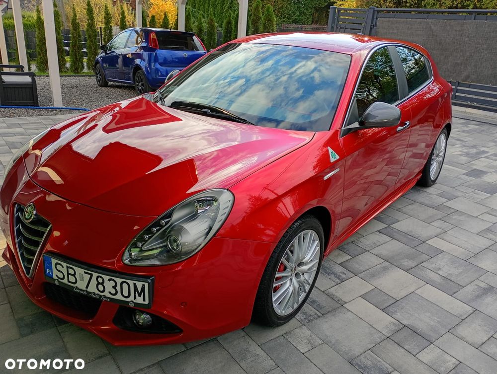 Alfa Romeo Giulietta 2014 photo 2