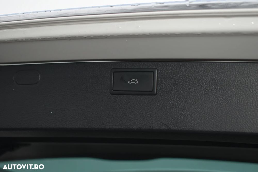 Volkswagen Multivan - 11