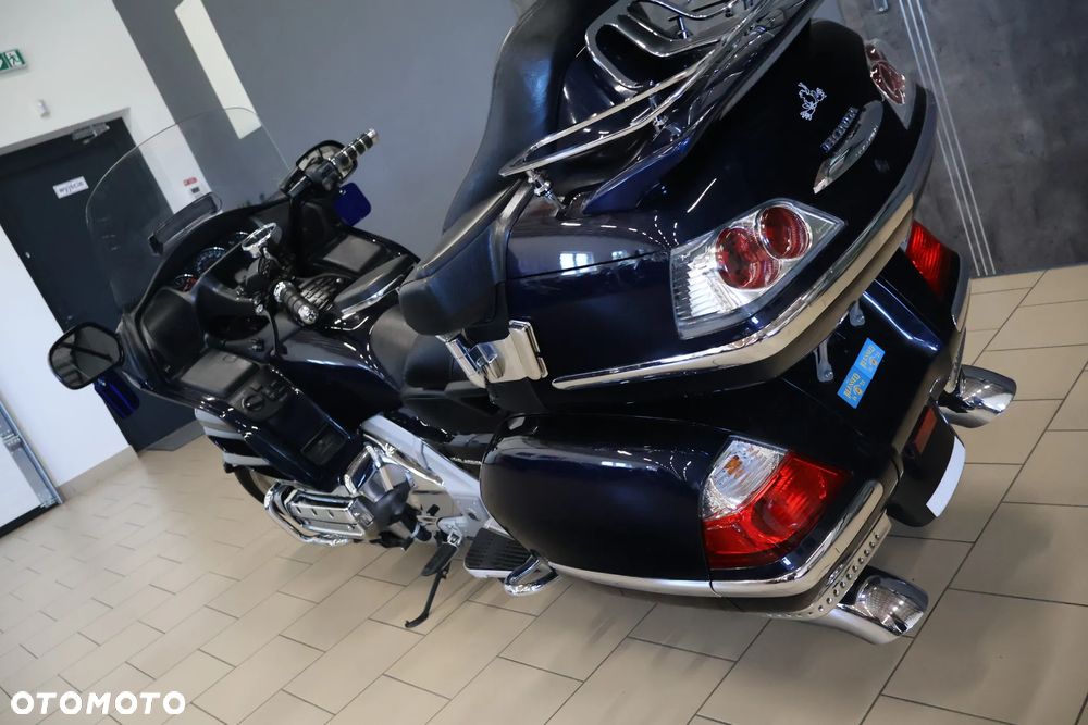 Honda GL - 28