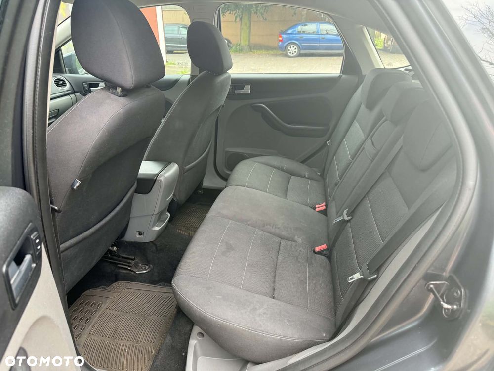Ford Focus 1.6 16V Titanium - 11