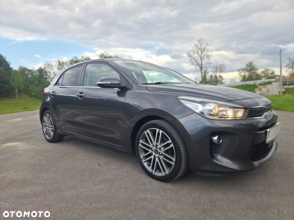Kia Rio 1.4 L - 3
