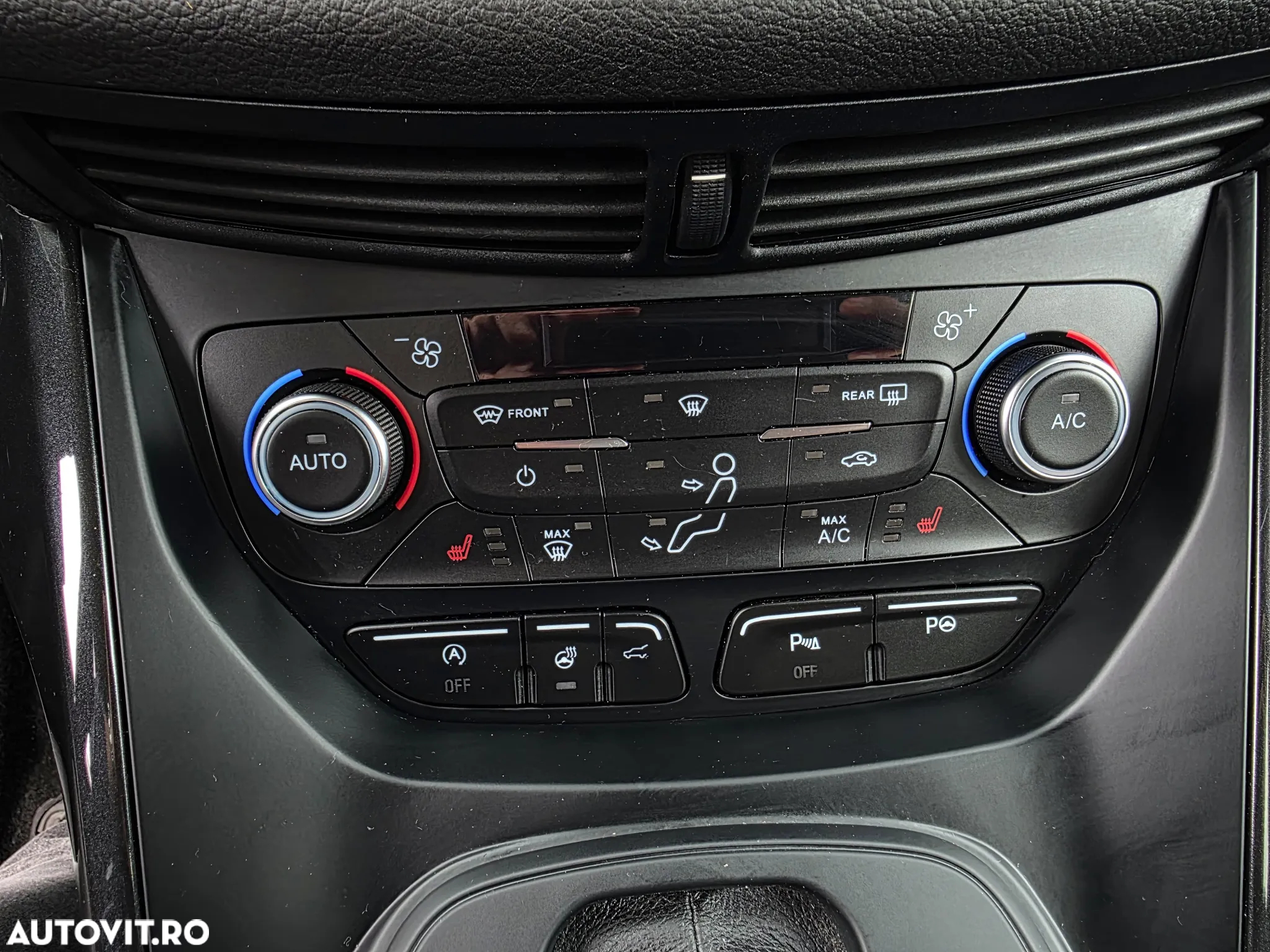 Ford Kuga - 18