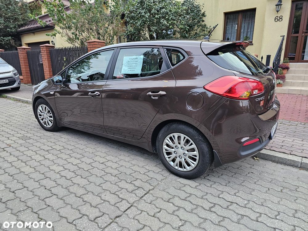 Kia Ceed - 8