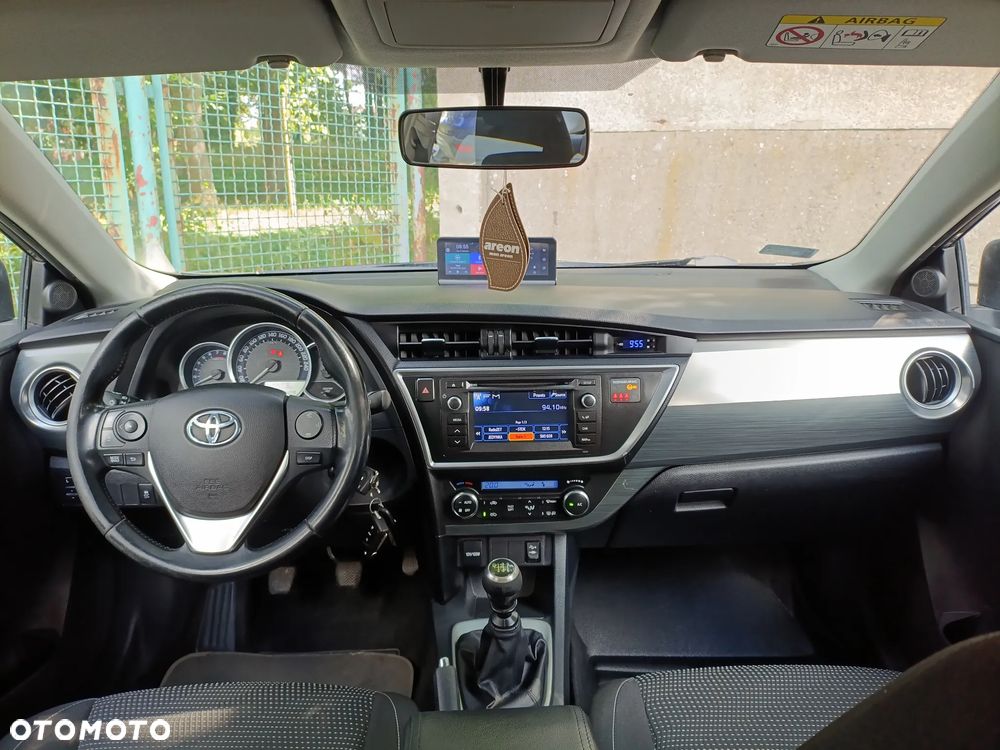 Toyota Auris 1.6 Luna - 3