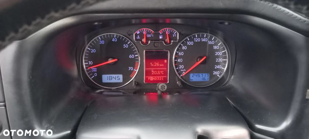 Volkswagen Caravelle - 34