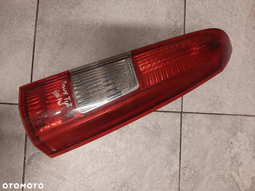 TYLNA PRAWA LAMPA GÓRNA VOLVO V70 70XC 1995-2000 - 2