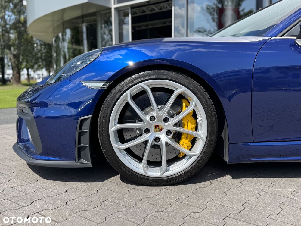 Porsche 718 Spyder - 11