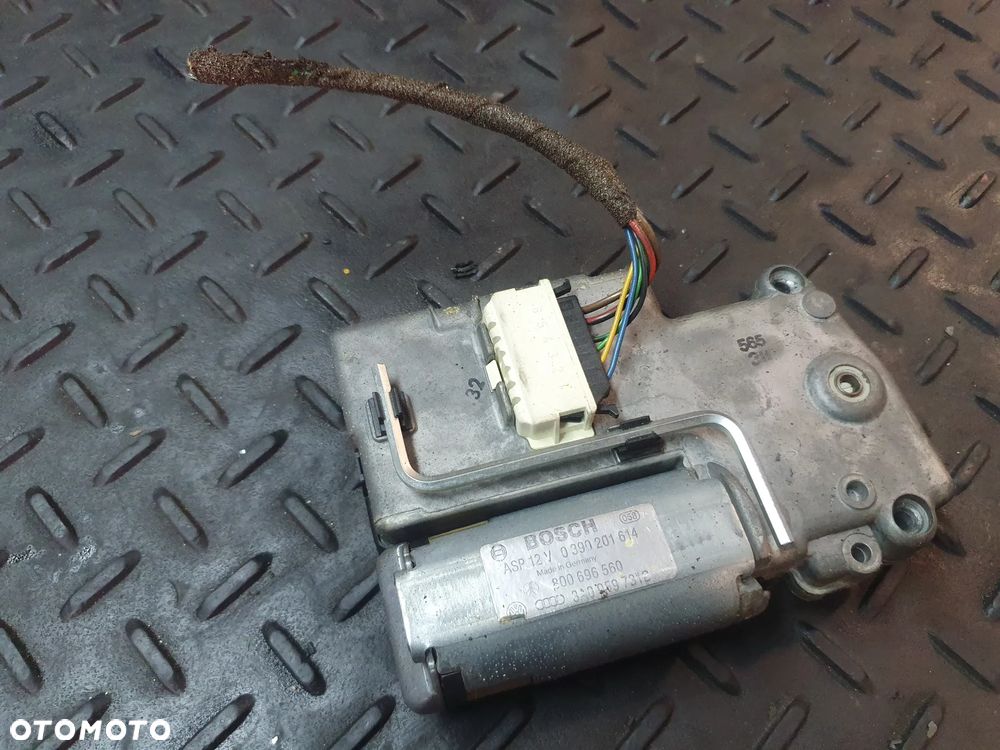 SILNIK SZYBERDACHU VOLKSWAGEN GOLF III 0390201614 - 1