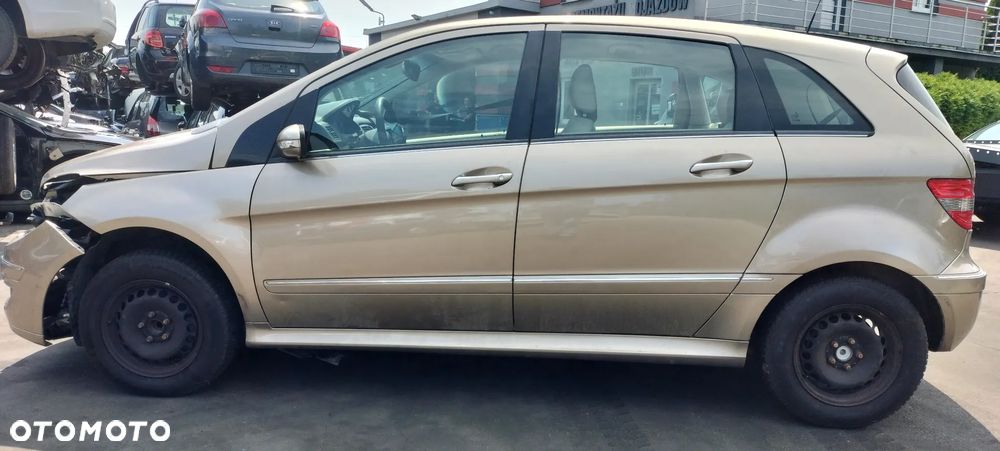 MERCEDES B-KLASA W245 1,5B 791 DRZWI LEWE PRAWY PRZÓD TYŁ ZDERZAK MASKA BŁOTNIK LAMPA PAS PRZEDNI KLAPA SZYBA LUSTERKO SILNIK SKRZYNIA CAŁY NA CZĘŚCI