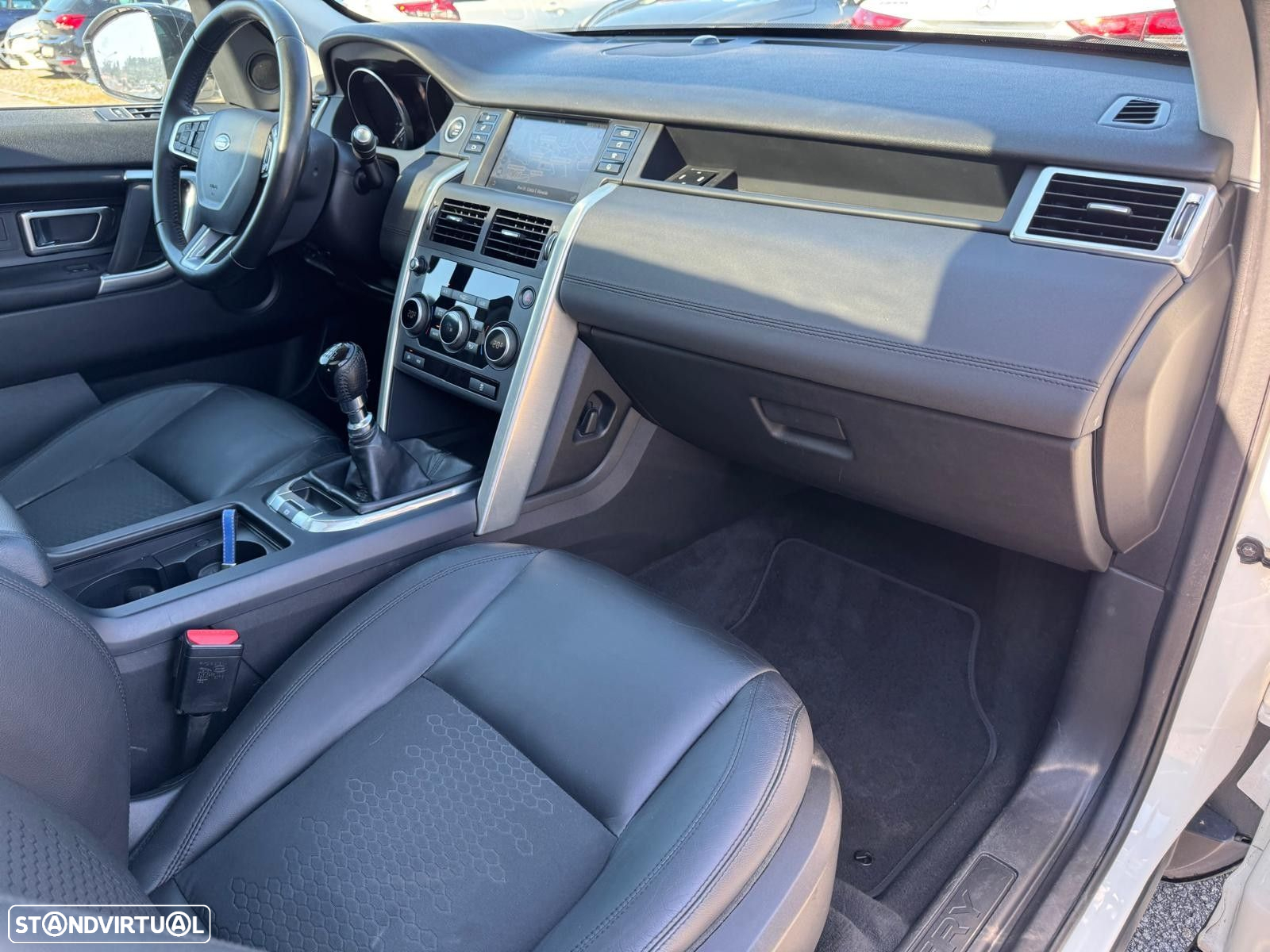 Land Rover Discovery Sport 2.0 eD4 HSE Luxury - 15