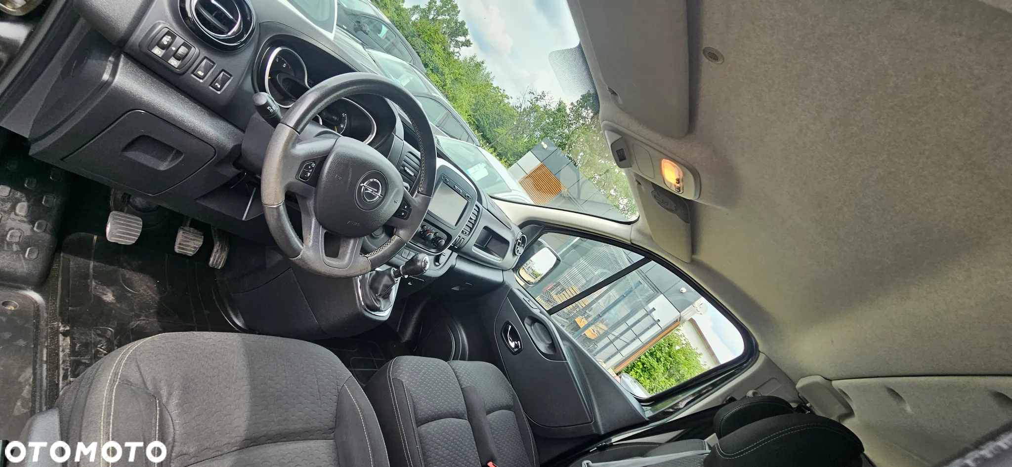 Opel Vivaro - 32