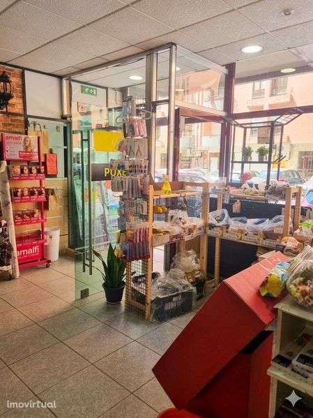 trespasse de minimercado em pleno funcionamento - Grande imagem: 2/9