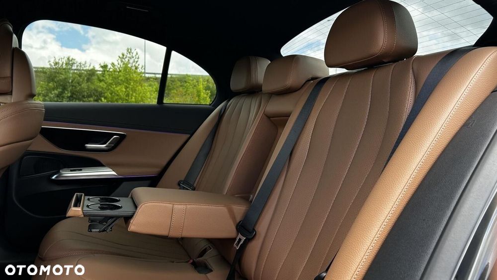 Mercedes-Benz Klasa E 220 d mHEV 4-Matic AMG 9G-Tronic - 29