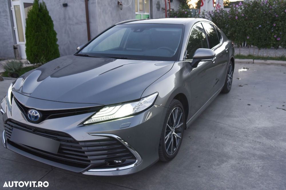 Toyota Camry 2.5 HEV Luxury - 4