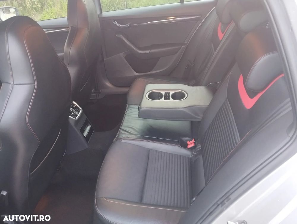 Skoda Octavia 2.0 TDI RS - 18