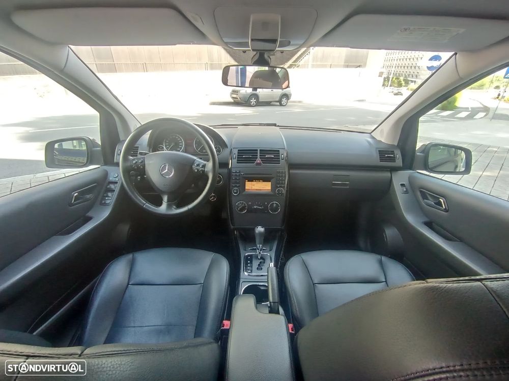 Mercedes-Benz A 160 Elegance Aut. - 9