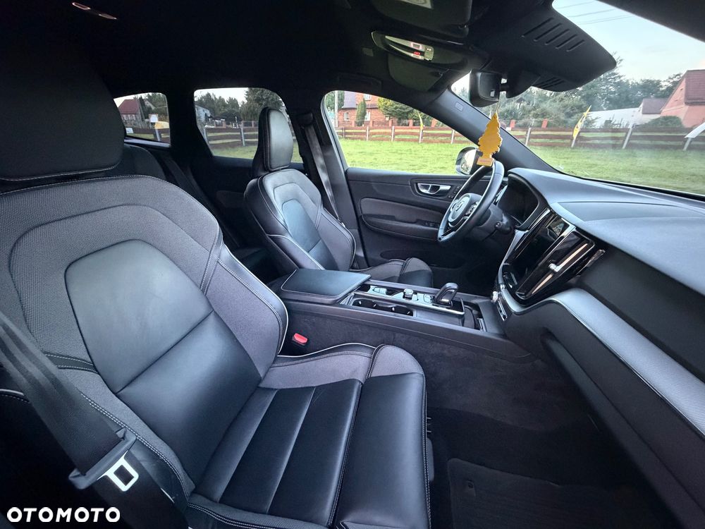 Volvo XC 60 B4 B R-Design - 24