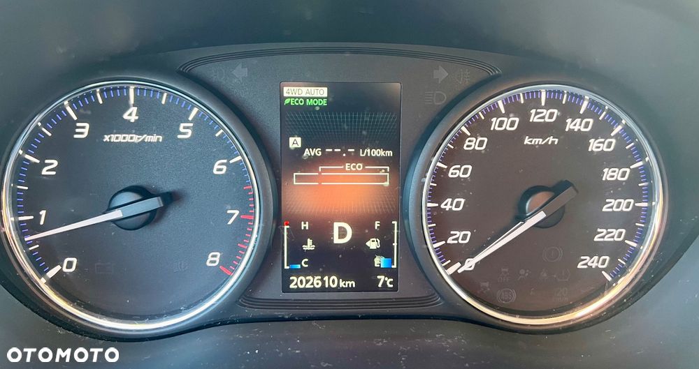 Mitsubishi Outlander 2.0 Intense + 4WD CVT - 9