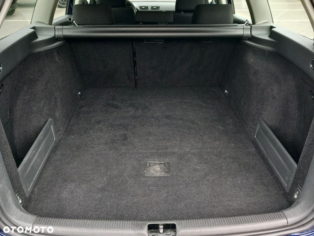 Volkswagen Passat Variant 1.6 FSI Trendline - 10