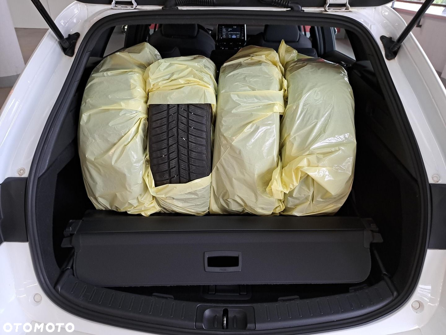 Toyota Corolla 1.8 Hybrid Comfort - 13