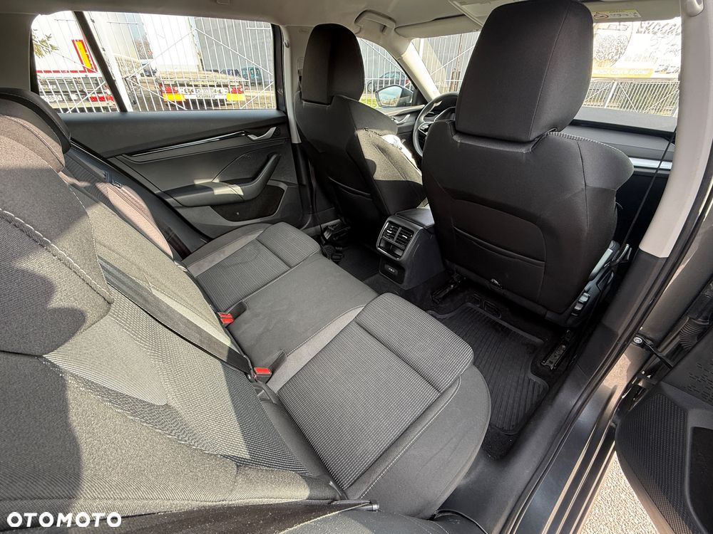 Skoda Octavia 1.5 TSI mHEV DSG Selection - 9