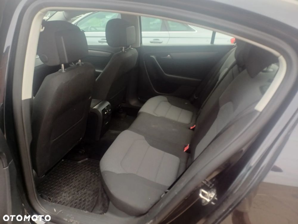 Volkswagen Passat - 10