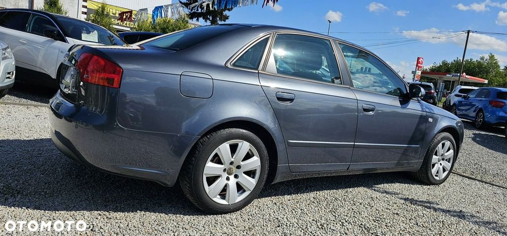 Audi A4 Limousine - 14