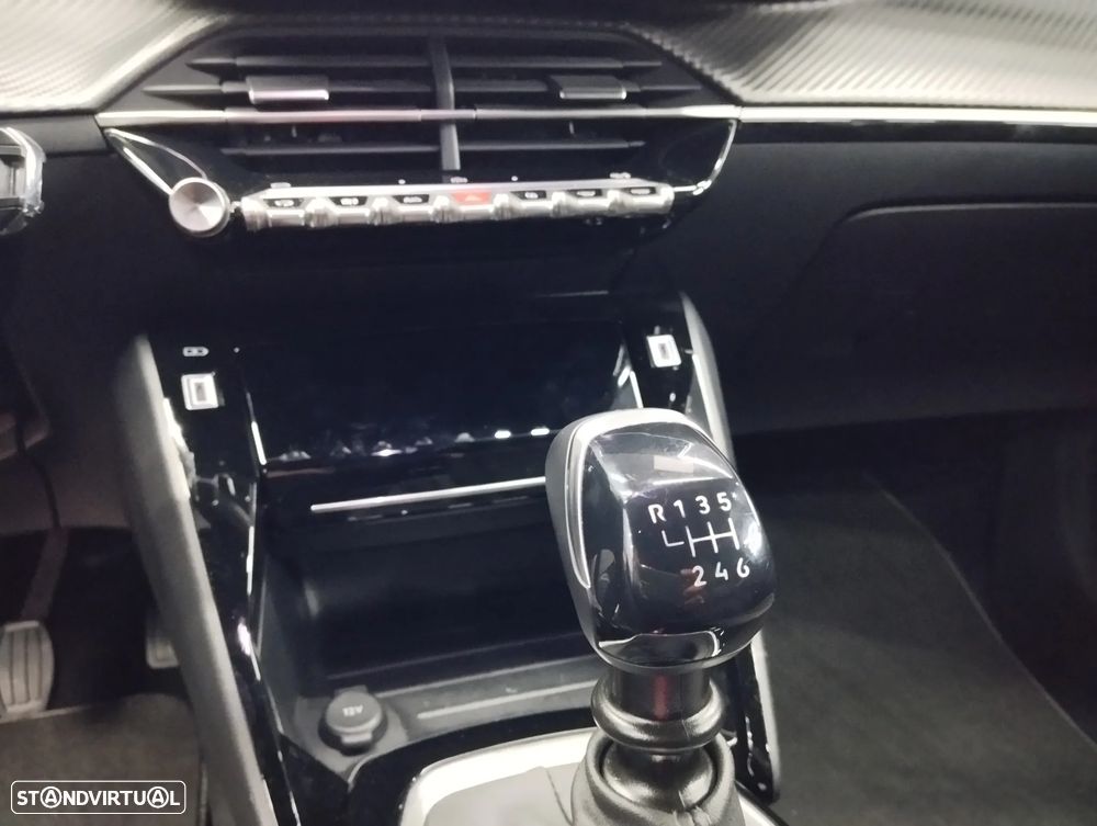 Peugeot 2008 1.2 PureTech Allure - 38