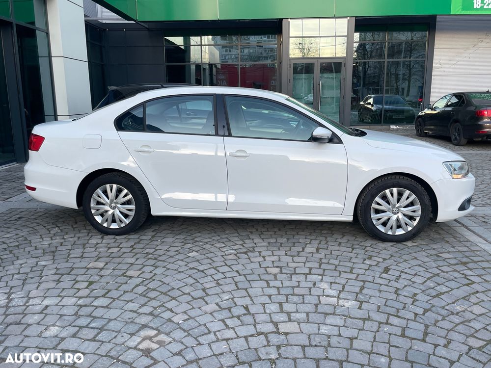 Volkswagen Jetta - 13