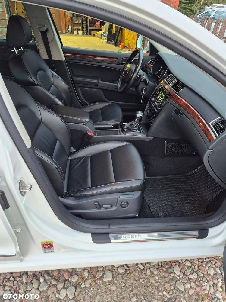 Skoda Superb 2.0 TDI Elegance DSG - 30