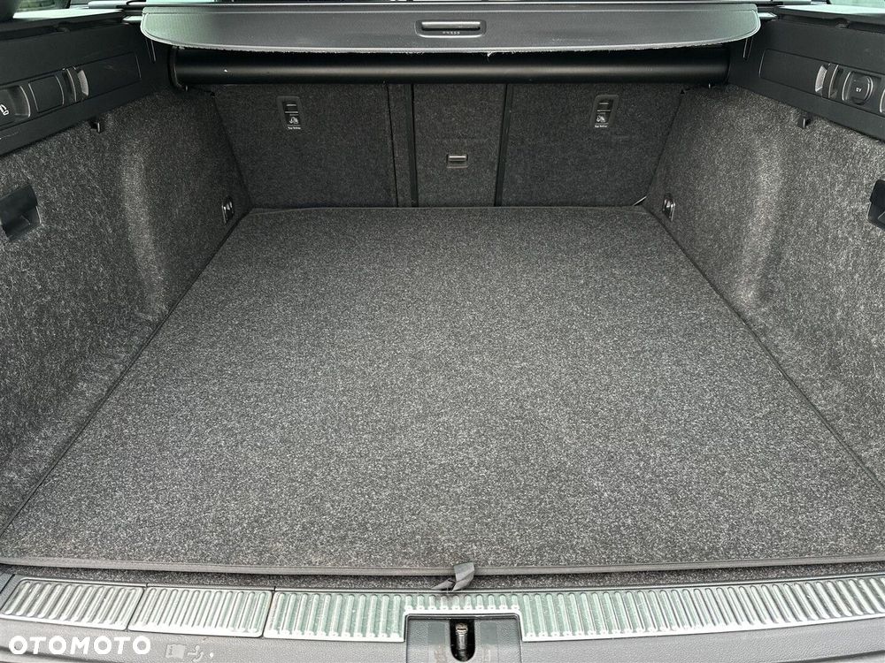 Skoda Superb 2.0 TDI SCR 4x4 L&K DSG - 10