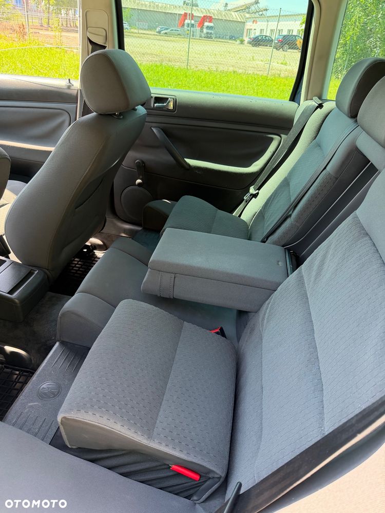 Volkswagen Passat 2.0 TDI DPF Comfortline - 12