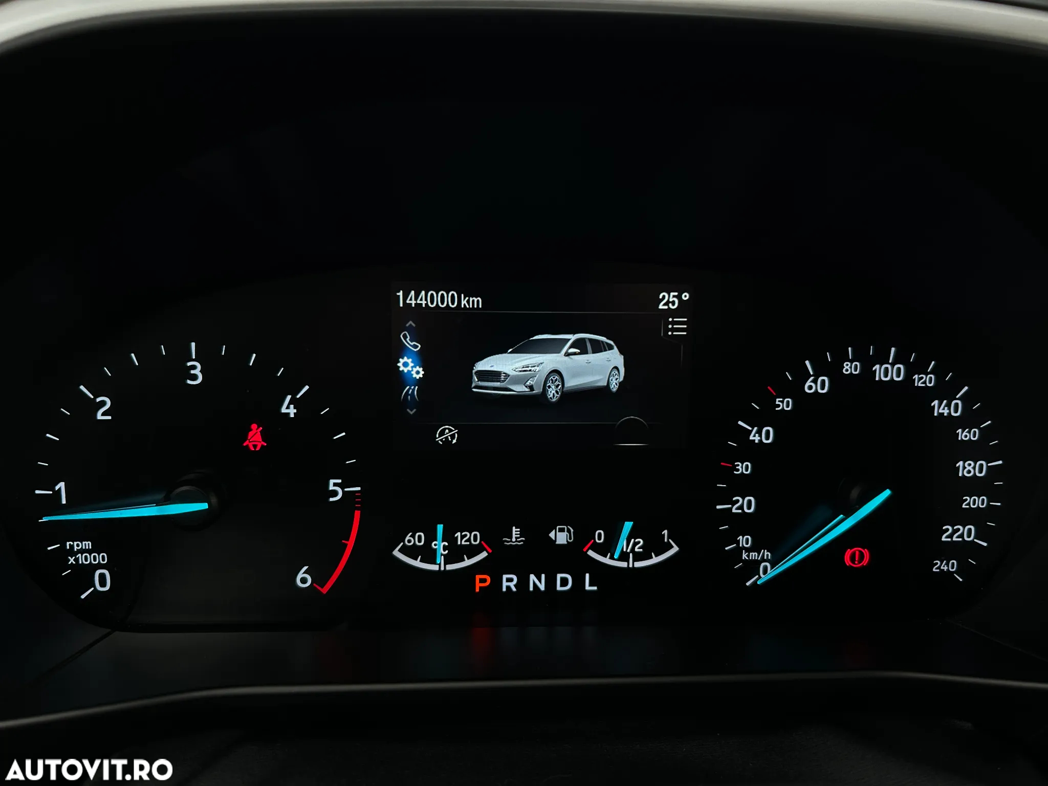 Ford Focus 1.5 EcoBlue Connected - 14