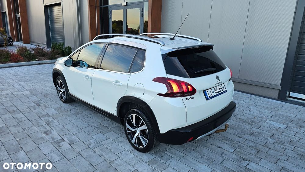 Peugeot 2008 1.2 Pure Tech Allure S&S - 4
