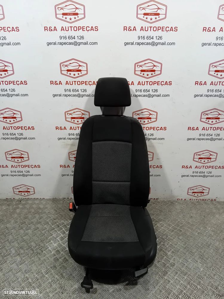 Conjunto de Bancos BMW Série 3 E92 em Tecido Original - 10